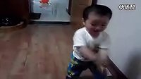 聚宝盆资讯 最搞笑视频《最炫民族风》19个月的搞笑宝宝随歌热舞