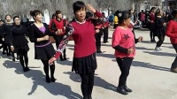 新疆农村妇女的风采，庆三八广场舞表演之（五）