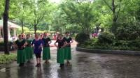 上海闵行区金鹰舞蹈队，北京的金山上