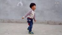 3岁儿童跳广场舞
