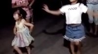 两岁小孩跳广场舞带劲！????