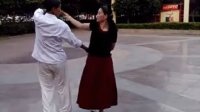太康广场交谊舞(美荣东方学跳北京平四)摄：姚兰。16年9月7日。