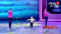 太牛了, 2岁小孩跳广场舞堪比大妈!