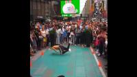 纽约时代广场飙舞的年轻人, 让人看了热血沸腾!