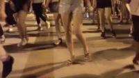 郑州广场舞跳的摇头舞, 摇头速度真的是无人能敌啊