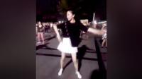 长腿美女广场舞玩嗨了, 大长腿跳起动感的广场炫舞确实美!