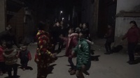 农村人饭后在街上跳起了广场舞, 小孩子比大人跳的都好