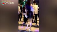 郑燕穿着高跟鞋跳广场舞, 后面的都不知道怎么跳了!