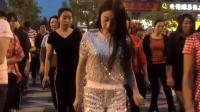 陕西燕姐跳广场舞, 这身衣服好亮啊, 没穿高跟鞋啊