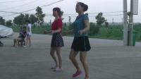 实拍湖北农村姐妹花跳广场舞《小苹果》, 网友: 这版本好过原版