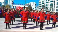 甘肃民勤泉山镇姑娘们跳广场舞《红红的中国 》