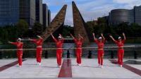 6位美女跳广场舞《中国美草原美》动作简单又整齐
