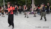陶然亭北门水兵舞《广场舞 16步》由戈老师、醒悟老师领跳18年8月7日