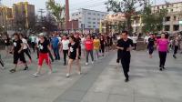 快乐鬼步成了吉林口前镇最受欢迎的广场舞
