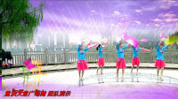 重庆文妹广场舞队《油菜花儿开》扇子舞蹈团队演示, 非常好看。