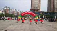 团队表演广场舞《浏阳河》经典老歌 简单欢快 美丽健康的舞蹈