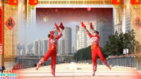 经典红歌广场舞《东方红》8人变队形舞蹈, 动感真好看