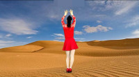 气质美女广场舞《热情的沙漠》经典老歌，好听好看又好学！
