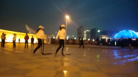 鬼步舞恋人心广场双人秀，晶舞门学员视频分享