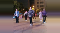 《都说》32步广场舞，大家都跳地很整齐，一起来跳舞吧！