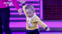 2岁男童跳广场舞，放什么旋律都可以跳，舞艺高超撒贝宁都懵了！