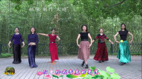 紫竹院广场舞《我是一条小河》，赏心悦目，轻柔飘逸！