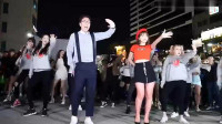 洪真英老师&金永哲引领韩国广场舞潮流，打电话的时候太迷人了!