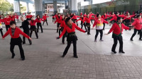 青岛红色娘子军舞蹈团跳广场舞“多嘎多耶”，把真实情感书写！