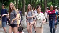 当外国美女遇上中国大妈，广场舞也要走向世界了吗？就问你服不服
