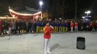 原唱杭天琪的京歌《前门情思大碗茶》由梦之队龙之舞健身操队员王小飞演唱，在宁波市鄞州区咸祥镇西宅广场。