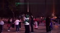 中国广场舞已经国际化！日本女团跟随上海大妈跳广场舞魔性又好看