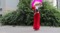 妹子跳广场舞《关东大秧歌》非常喜庆热闹的广场舞, 好听好看!