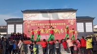 定远县张桥镇高塘社区农家书屋舞蹈队表演筷子舞《草原上的秋天》