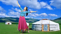 春节怎么都爱跳民族舞《一朵云在蓝天飘过》把我们带进了唯美的草原