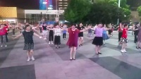 （31）广场舞《黄玫瑰》舞友一起舞动。徐淡吟老师穿紫红薄型连衣裙💐🌺🌷🌴🌹👗