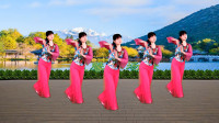 热门广场舞《恋人心》简单抒情32步健身舞，歌甜舞美美，送给你