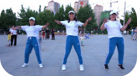 今年超流行的广场舞《风的季节》，3位美女公园实力演绎