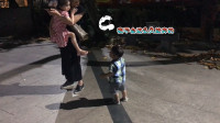 周岁宝宝学广场舞撩妹，一次不成再来一次，结局让人很忧伤！