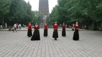 实拍北京紫竹院六位大妈跳广场舞，被“长枪短炮”包围，注意四分十秒