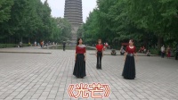 实拍北京紫竹院大妈广场舞《光芒》热烈欢快，舞姿翩翩，看了n遍看不够