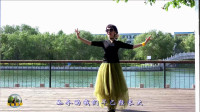 紫竹院广场舞《小小新娘花》，杜老师独特的舞蹈风格令人陶醉！
