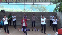 水泄彝族乡瓦厂村阿美山舞蹈队表演广场舞（碎心石）