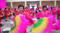 2015忻州和平广场舞大妈秧歌舞扭进五台云海大酒店