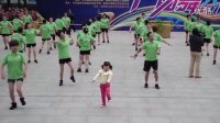 咸阳市广场舞比赛的小姑娘