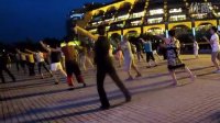 杭州吴山广场舞----伦巴--一个妈妈的女儿
