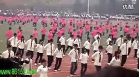 300余学生表演甩葱舞 甩大葱跳舞尖叫(视频)