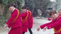 【拍客】li飞人：卫辉市唐庄镇山彪红玫瑰军乐队的广场舞表演