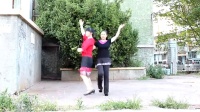 十八的姑娘一朵花。双人对跳广场舞  赣州康康健身舞