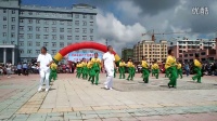 拜泉县龙丹种业健身队2014年广场舞比赛背影