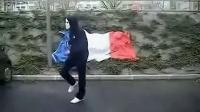 《最炫民族风》版法国面具男鬼步舞